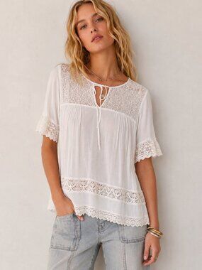 Listicle Small S Boutique White Cream Lace Trim‎ Keyhole Tie Boho Top Blouse